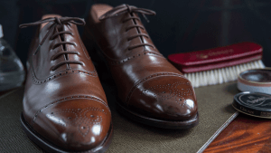 نحوه واکس زدن کفش چرم در وبزینر