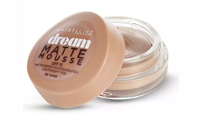 قیمت بهترین مارک کرم پودر برای پوست خشک - کرم موس میبلین Dream matte در وبزینر