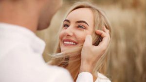 زنان عاشق چه مردانی می‌شوند - ویژگی مرد مورد علاقه زنان در وبزینر